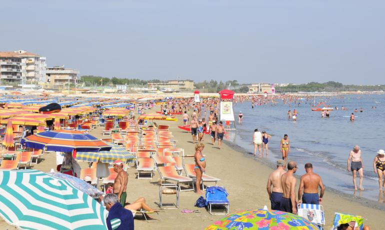 hotelnewcastlecesenatico it offerta-agosto-in-hotel-vicino-al-mare-a-cesenatico 003