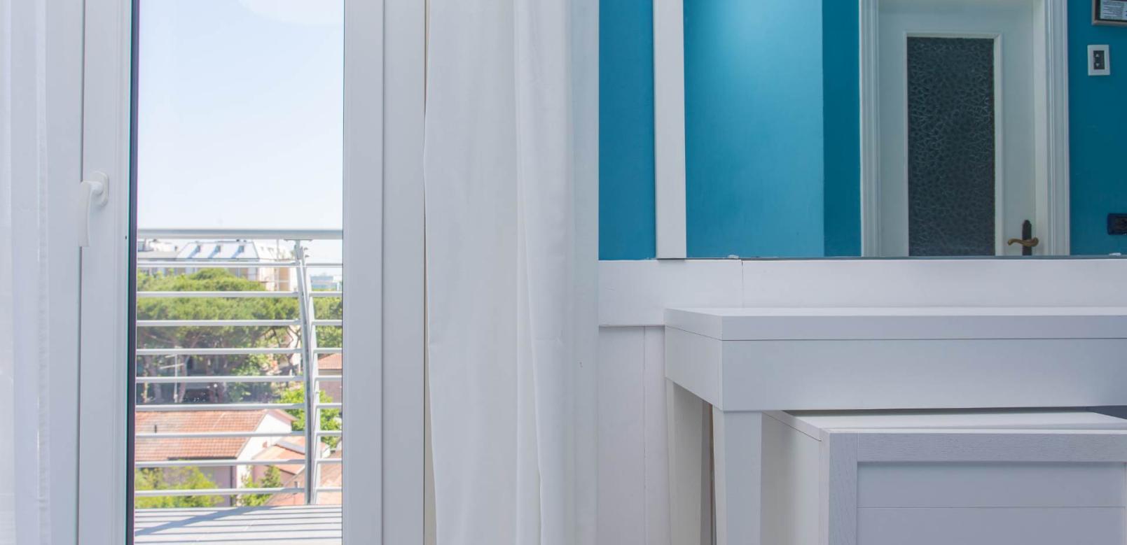 hotelnewcastlecesenatico en rooms 012